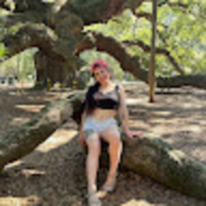 Meet your Posher, Claire